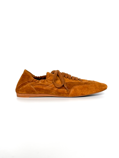 Tenis de piel de ante marrón