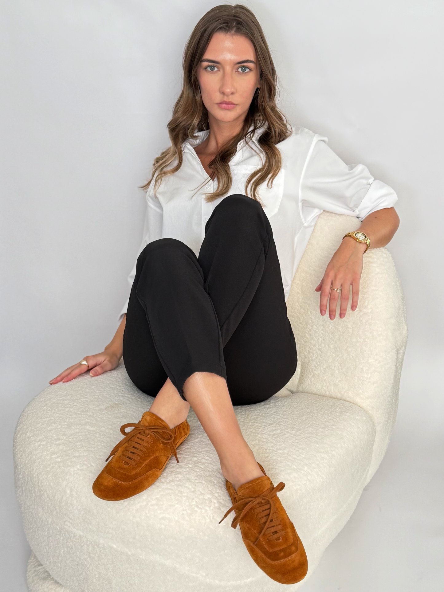 Tenis de piel de ante marrón