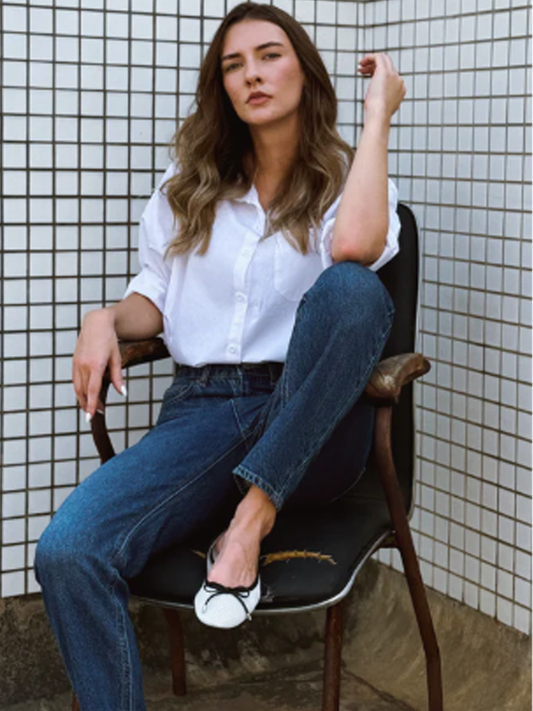 zapatillas blancas y negras